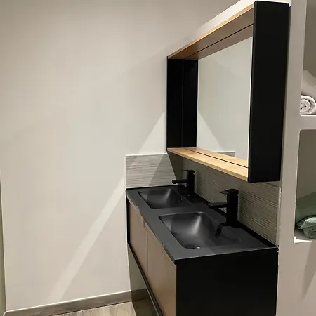 Coquet Dans Le Centre De Апартаменты *